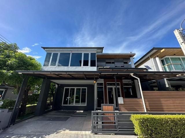 ขายบ้าน - ขายบ้านเดี่ยว 2 ชั้นหลังมุม ลาดพร้าว 1 โครงการ The Gallery House Pattern ลาดพร้าว รัชดา-ลาดพร้าว 3 ห้องนอน 4 ห้องน้ำ พื้นที่ใช้สอย 312 ตรม.