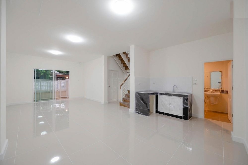 ขายบ้าน - ขายบ้านเดี่ยว 2 ชั้น โครงการ แลนซิโอ วงแหวน-ปิ่นเกล้า ใกล้ รถไฟฟ้าสายสีม่วง สถานีสามแยกบางใหญ่ และใกล้จุดขึ้นลงทางด่วน ศรีสมาน