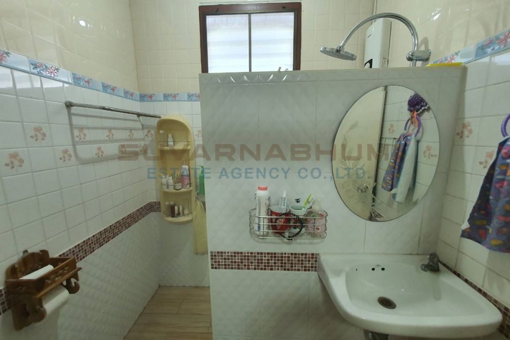 ขายทาวน์เฮาส์ - หมู่บ้านรุ่งเจริญ ถนนสุขุมวิท101/1 วชิรธรรมสาธิต