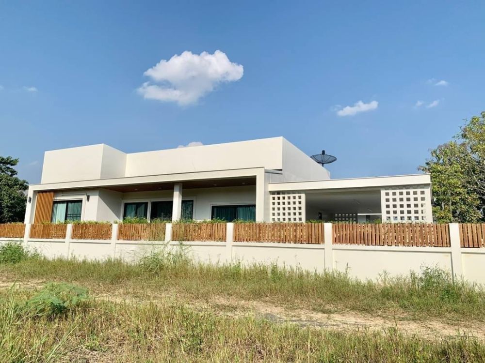 - ขายบ้านสวน สไตล์โมเดิร์น เฟอร์นิเจอร์ครบ 164.9 ตร.ว. หลังสวนนงนุชพัทยา ใกล้มหาวิทยาลัยแม่โจ้และโรงพยาบาลสันทราย