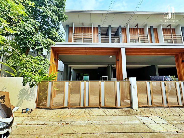 ขายทาวน์เฮาส์ - ขายทาวน์โฮม หมู่บ้าน ชานไม้ เดอะทาวน์ หลังมุม คลอง 2 ปทุมธานี ราคาถูก