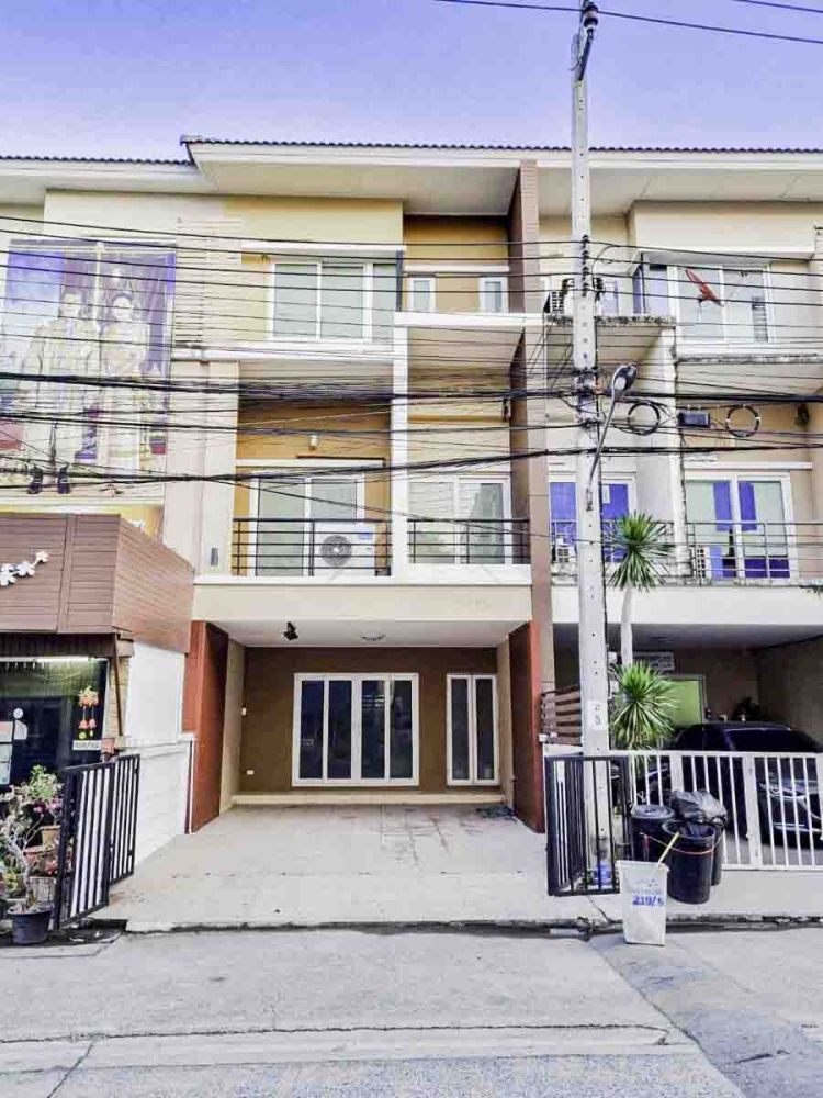 ขายทาวน์เฮาส์ - ทาวน์โฮม 3 ชั้น หมู่บ้าน วิลล่าคุณาลัย 1 รีโนเวทใหม่ พร้อมอยู่ เหมาะทำเป็นโฮมออฟฟิศ