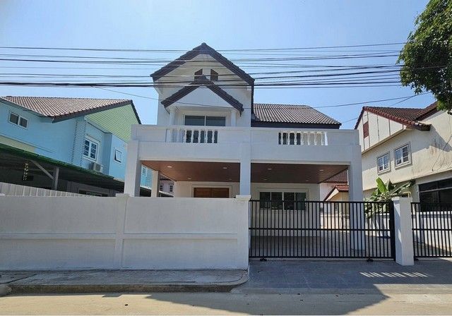 ขายบ้าน - บ้านมือสองตกแต่งใหม่ หมู่บ้านลานทอง ติวานนท์-ปากเกร็ด หลังใหญ่