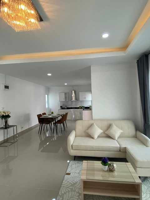 ขายบ้าน - ขายบ้านเดี่ยวหลังหัวมุม หมู่บ้านรัตนากร 12 ซอยสยามคันทรี่คลับ พัทยา House for sale Soi Siam Country Club