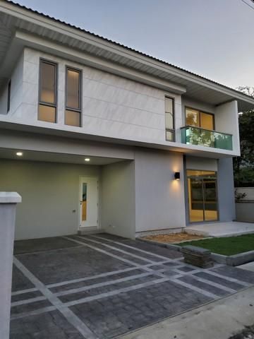 ขายบ้าน - ขายบ้านเดี่ยว 2 ชั้น ถนนกรุงเทพกรีฑา โครงการเพอร์เฟค เพลส พระราม 9-กรุงเทพกรีฑา เนื้อที่ 56.3 ตร.วพื้นที่ใช้สอย 175 ตรม. 4 ห้องนอน