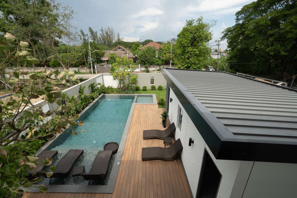 ขายบ้าน - บ้านเดี่ยวเชียงใหม่หลังใหญ่ 4 ห้องนอน Pool Villa ติดถนนรอบเมืองเชียงใหม่ อำเภอเมืองเชียงใหม่ ไปสนามบินเพียง 15 นาที