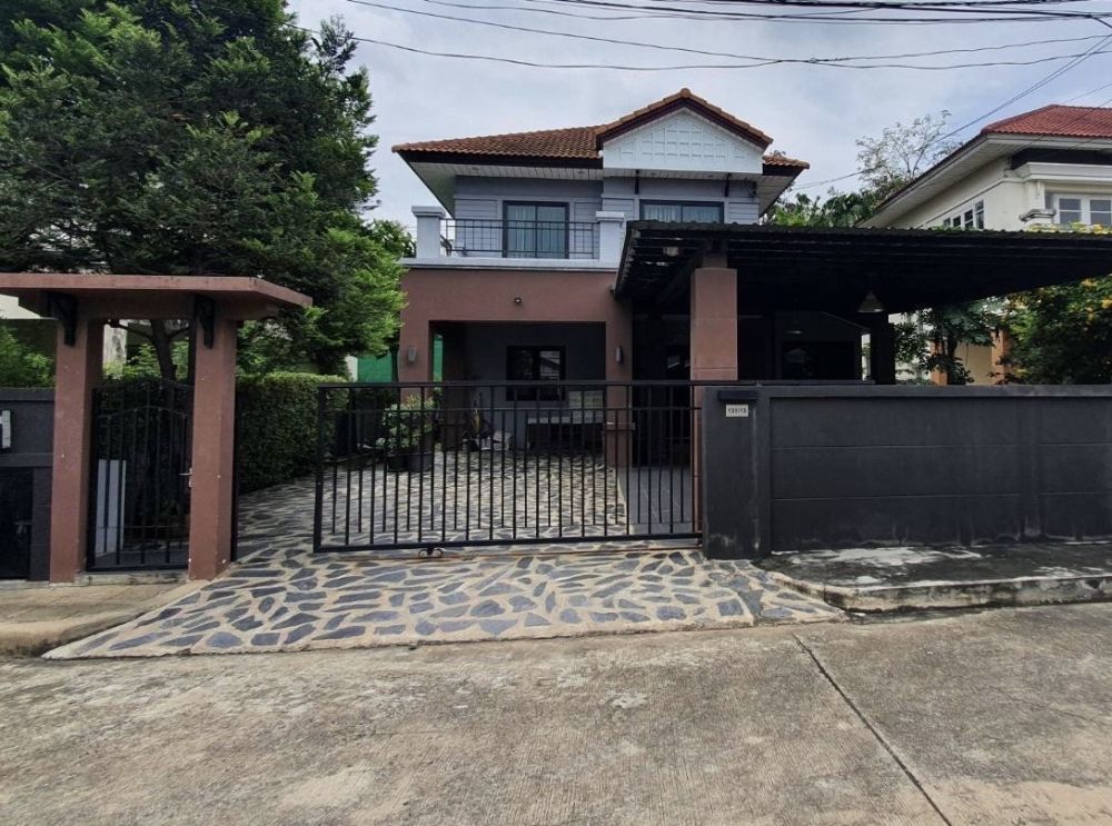 ขายบ้าน - บ้านเดี่ยว 4 ห้องนอน 2 ห้องน้ำ จอดรถ 4 คัน