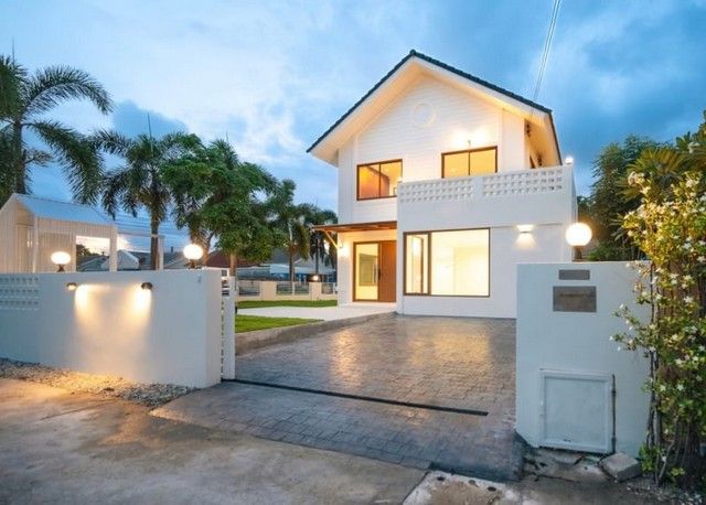 ขายบ้าน - ขายบ้านเดี่ยว 2 ชั้น รีโนเวทใหม่ หมู่บ้านบางละมุงโมเดิร์นโฮม บางละมุง