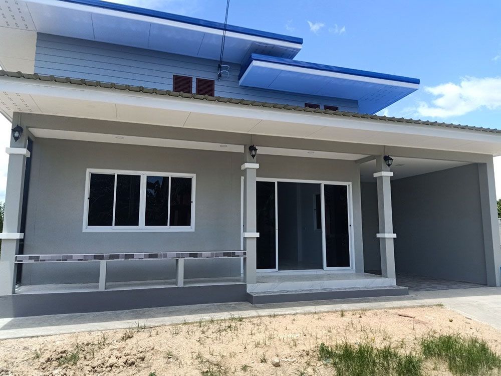 ขายบ้าน - ขายบ้านเดี่ยว 120 ตร.ม. เนื้อที่ 55 ตร.วา ใกล้ อบต.หนองอิรุณ ใกล้โรงงานวนชัย จังหวัดชลบุรี