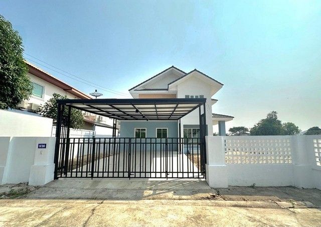 ขายบ้าน - นาราภิรมย์ พุทธมณฑลสาย 3 บ้านเดี่ยวมือสอง สภาพเหมือนใหม่ ที่ดินกว้าง