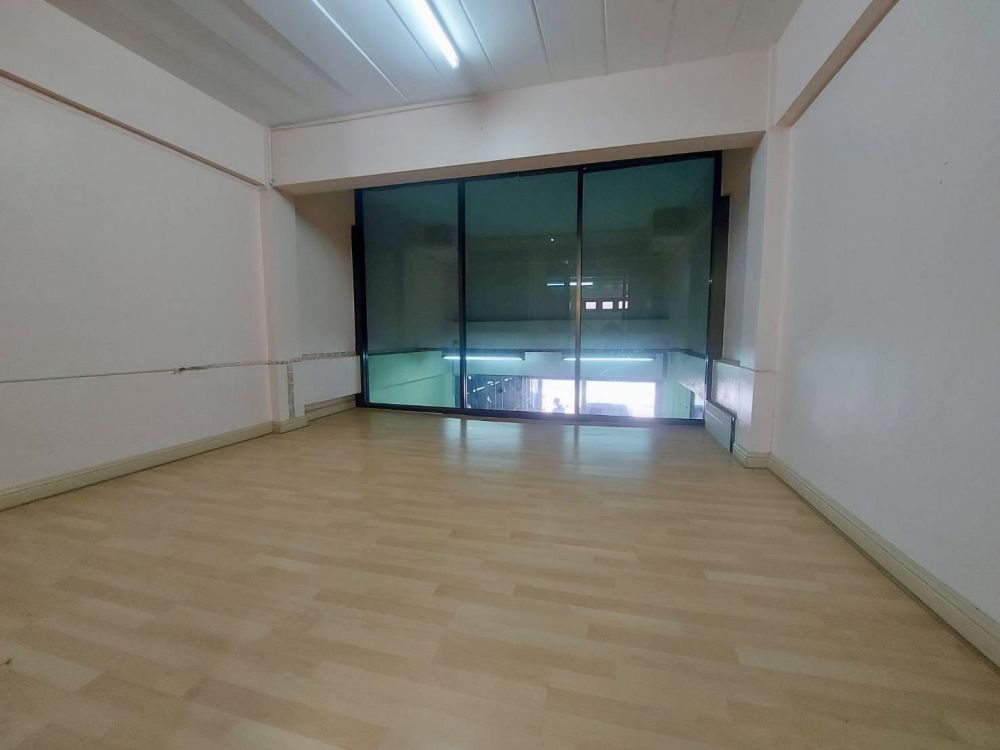 ขายอาคารพาณิชย์ / สำนักงาน - อาคารพาณิชย์ 2 คูหา ทำเลดี ใกล้ทางขึ้นมอเตอร์เวย์M6