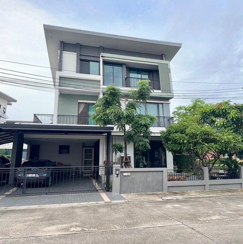 ขายบ้าน - ขายบ้านเดี่ยว 3 ชั้น หมู่บ้านโกลเด้น เพรสทีจ วัชรพล-สุขาภิบาล 5 ถนนสุขาภิบาล 5 แขวงออเงิน เขตสายไหม กรุงเทพมหานคร