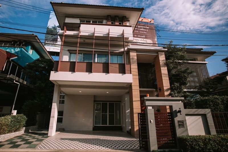 ขายบ้าน - ขายบ้านเดี่ยว 4 ห้องนอน 5 ห้องน้ำ แขวงนวลจันทร์ เขตบึงกุ่ม กรุงเทพมหานคร