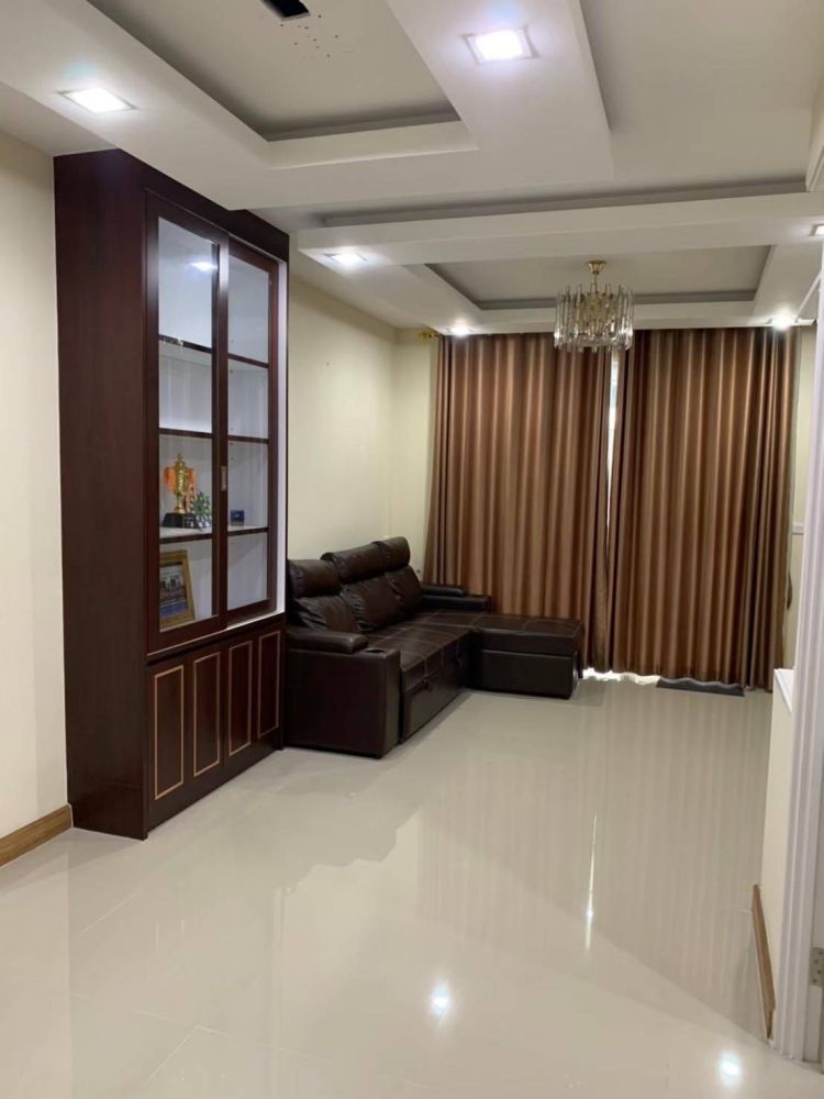 ขายทาวน์เฮาส์ - ขายถูกมาก!! ทาวน์โฮม 2 ชั้น ม.โกลเด้นทาวน์ วิภาวดี-รังสิต ต่อเติมโรงจอดรถ ครัวหลังบ้าน ทำเลทองใกล้ฟิวเจอร์รังสิต