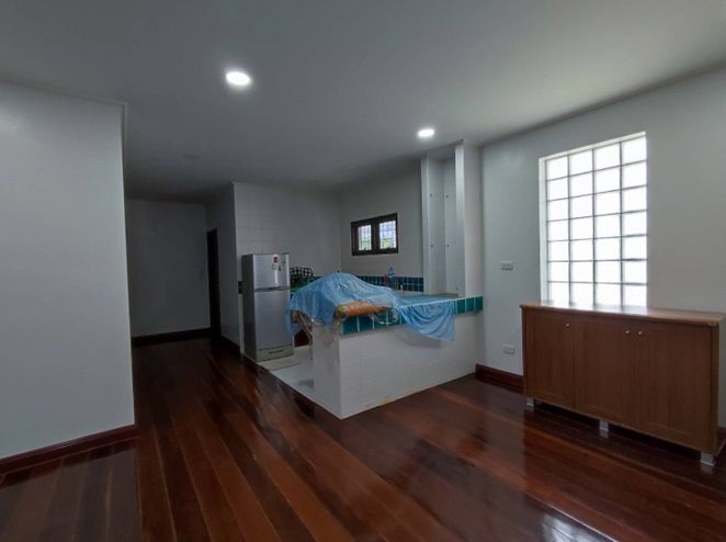 ขายบ้าน - ขาย/เช่า บ้านเดี่ยวหลังมุม ติดถนนประเสริฐมนูกิจ สำหรับทำร้านอาหาร พักอาศัย นวมินทร์ กทม.