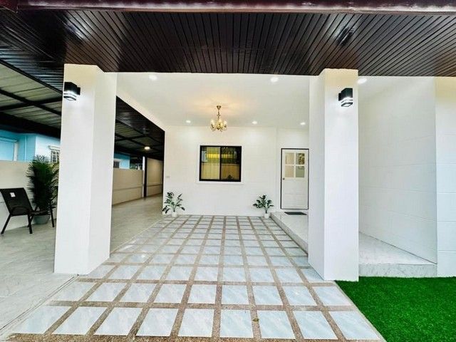 ขายบ้าน - ขายบ้านเดี่ยวตกแต่งพร้อมอยู่หมู่บ้านพัทยาแลนด์แอนด์เฮ้าส์เมืองพัทยา อำเภอบางละมุง ชลบุรี