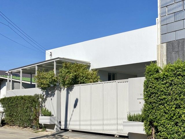 ขายบ้าน - ขายบ้านชั้นเดียวสไตล์ pool villa บรรยากาศ cozy แขวงลาดพร้าว กทม