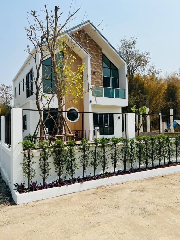 ขายบ้าน - ขายบ้านสร้างใหม่ ใกล้พืชสวนโลก จ.เชียงใหม่ เนื้อที่ 67 ตร.ว. (3นอน 3น้ำ) ราคา 4.9 ล้าน