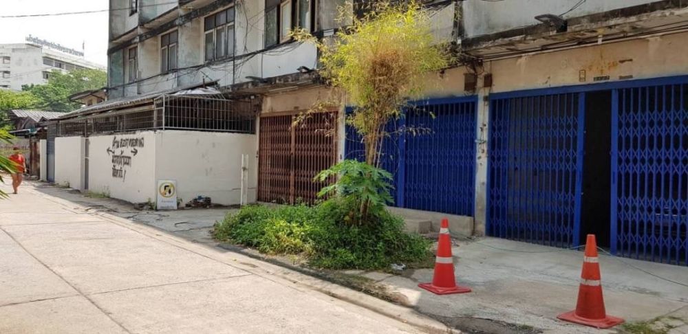 ขายที่ดิน - ขายที่ดินผังส้มพร้อมสิ่งปลูกสร้าง ใกล้ MRT เพชรเกษม 48 เนื้อที่ 1-0-13.5 ไร่