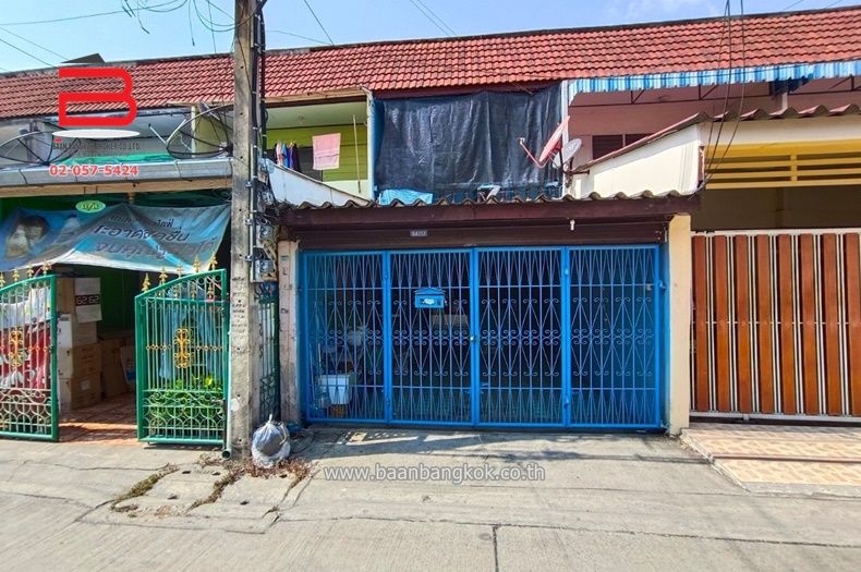 ขายทาวน์เฮาส์ - ทาวน์เฮาส์ หมู่บ้านธีรวรรณ เนื้อที่ 16 ตรว. ถนนรามอินทรา แขวงบางชัน เขตมีนบุรี กรุงเทพฯ