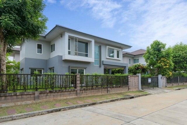 ขายบ้าน - ขายบ้านเดี่ยว โครงการ วรารมณ์พรีเมี่ยม วัชรพล-จตุโชติ (Quality House) ใกล้จุดขึ้นลงทางด่วน ใกล้ถนนใหญ่
