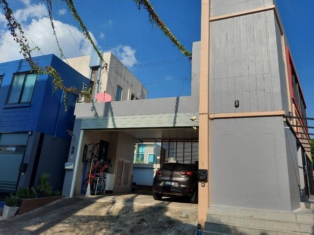 ขายบ้าน - ขายบ้านเดี่ยวพร้อมสระว่ายน้ำติดถนนกรุงเทพกรีฑาสายเก่า ใกล้โรงเรียนนานาชาติไบรท์ตัน เวลลิงตัน สนามกอล์ฟยูนิโค