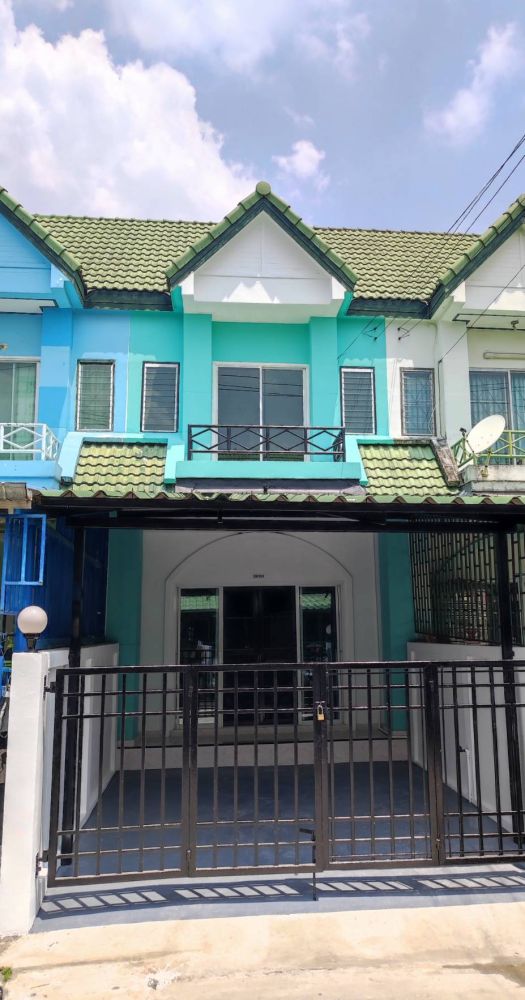 ขายทาวน์เฮาส์ - ขายด่วนทาวน์เฮ้าส์สภาพสวยทำเลดี ติดถนนคลองหลวง ใกล้วัดพระธรรมกาย (ฟรีโอน)