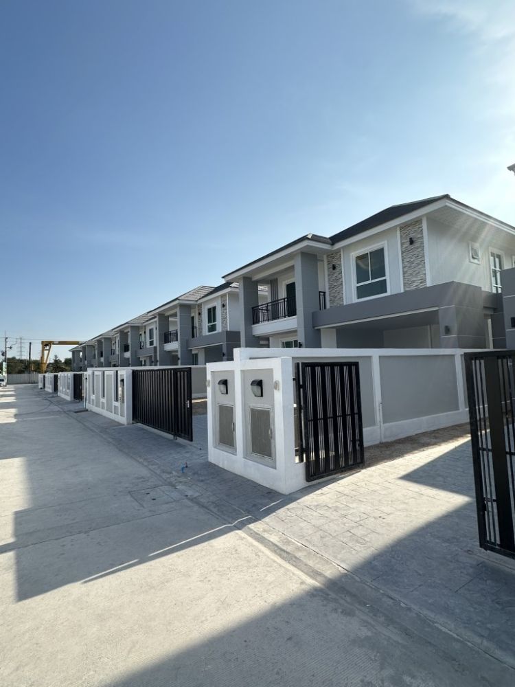 ขายบ้าน - ของแถมกว่า 2 แสน!! บ้านเดี่ยว 2 ชั้น โครงการใหม่ บนทำเลทอง อ.เมือง จ.ชลบุรี ใกล้ห้าง ตลาด หาดบางแสนฯ