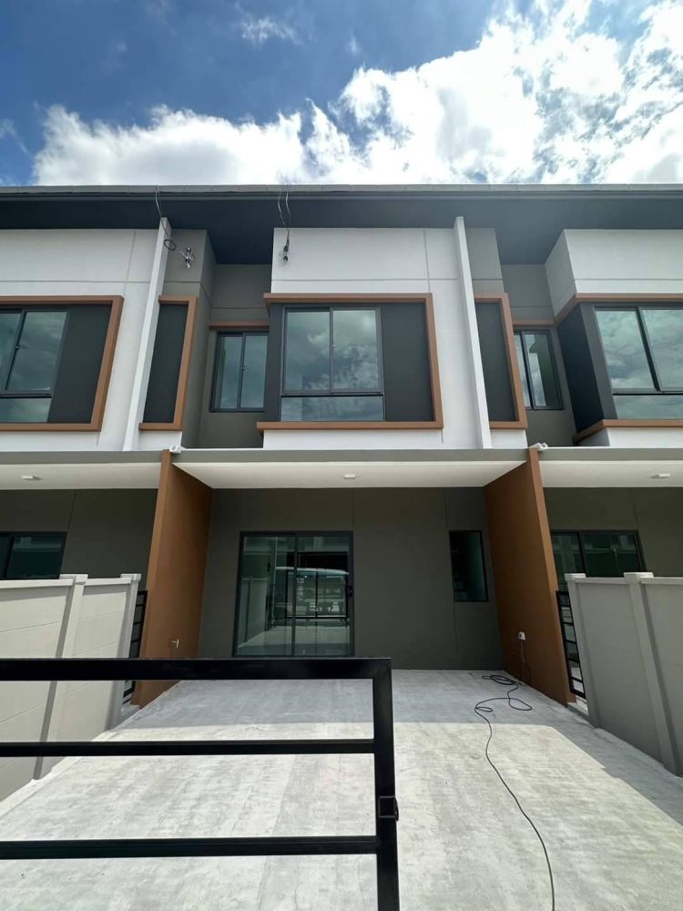 ขายทาวน์เฮาส์ - ขาย ทาวน์โฮม 2 ชั้น ผ่อนตรงเจ้าของ โครงการ Pleno town พหลโยธิน-ลำลูกกาคลอง3 หน้ากว้าง 5 ม. 3 นอน 2 น้ำ ส่วนกลางกว่า 3 ไร่ สระว่ายน้ำ Fitness Clubhouse