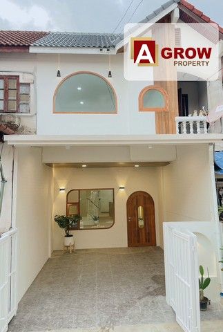 ขายทาวน์เฮาส์ - หมู่บ้านสวยริมบึง บ้านมินิมอล บ้านสวยเกินราคา ตกแต่งพร้อมอยู่ บ้านรีโนเวทใหม่ทั้งหลัง