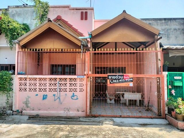 ขายทาวน์เฮาส์ - ขายทาวน์เฮ้าส์ 1 ชั้น 18 ตรว. ซ.26 ถ.รังสิต-นครนายก คลอง 11