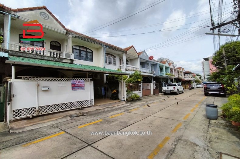 ขายทาวน์เฮาส์ - ทาวน์เฮาส์ 2 ชั้น โครงการ ถาวรวิลล่า เนื้อที่ 28 ตรว. ถนนพหลโยธิน แขวงคลองถนน เขตบางเขน