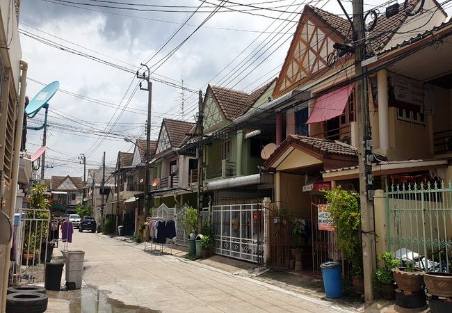 ขายทาวน์เฮาส์ - ขายทาวน์เฮ้าส์ หมู่บ้านบดินทรรักษา 2 ซอยคู้บอน 27 ถนนรามอินทรา บางเขน กรุงเทพมหานคร