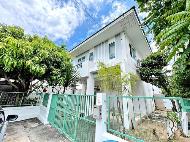 ให้เช่าบ้าน - เฟอร์ครบ ให้เช่าบ้านเดี่ยว 2 ชิ้น ตลาดนัดสามโคก 3 กม.มีศาลาหน้าบ้าน หลังมุม 52ตรว. 138ตรม. เฟอร์พร้อมอยู่ 3นอน 2จอดรถ 2แอร์ BRT เชียงราก