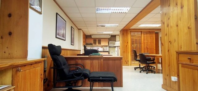 ให้เช่าคอนโด - รามคำแหง24-40 MRT แยกลำสาลี 2 กม. ให้เช่าเปิดออฟฟิศ ชั้น 1 จดทะเบียนได้ 20ตรว. 126ตรม. ทำเลดีมาก 2นอน 2น้ำ 2จอดรถ 4แอร์ หากินง่าย