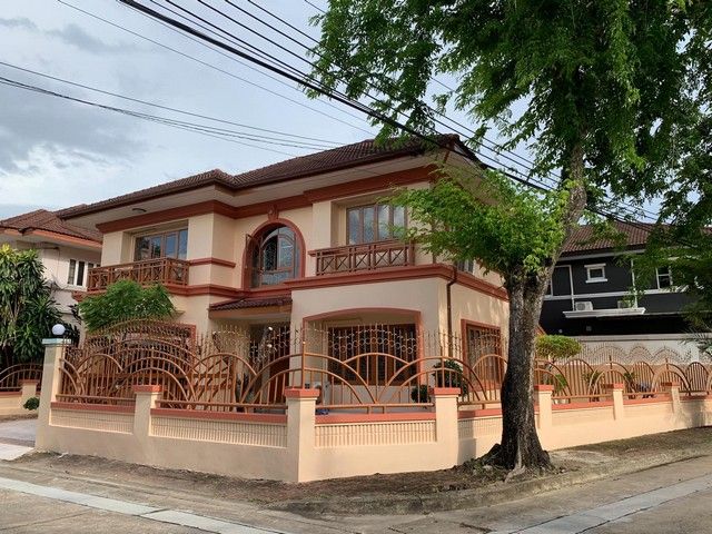 ขายบ้าน - ขายบ้านเดี่ยว 2 ชั้น หลังมุม 82.90 ตรว. หมู่บ้านมัณฑนา ถนนพระยาสุเรนทร์ 26 หลังแฟชั่นไอส์แลนด์ รีโนเวทใหม่ทั้งหลัง