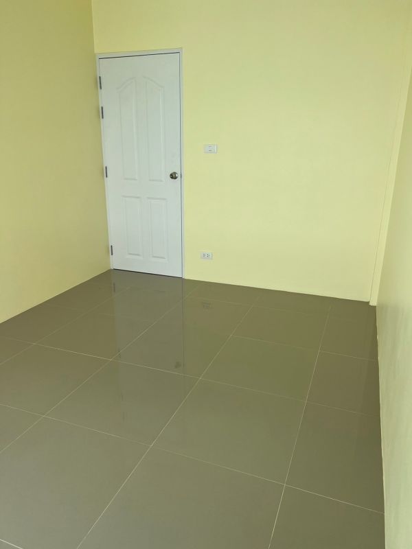 ขายทาวน์เฮาส์ - ขาย ทาวเฮ้าส์ 2 ชั้น (สร้างใหม่) ซอยสายไหม 34 ตบแต่งพร้อมเข้าอยู่ ซอยสายไหม 34 (เลี้ยวซ้ายแยกแรก) เข้าซอยมาไม่ถึง 20 เมตร ใกล้ถนนใหญ่ (ถนนสายไหม)