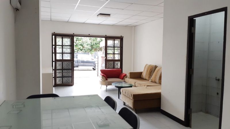 ขายทาวน์เฮาส์ - ขายบ้าน 2 ชั้น หมู่บ้านลภาวัน3 ซอยวัดเสาธงหิน ใกล้เซ็นทรัล เวสต์เกต