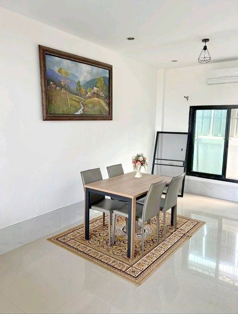 ให้เช่าทาวน์เฮาส์ - ปั๊มน้ำมันเชลล์ ม.ขอนแก่นวิทยา PTT ให้เช่าทาวน์โฮม 40ตรว. 180ตรม. 4นอน หนองคาย บิ้วอิน เฟอร์ครบ Makro 2น้ำ หนองกอมเกาะ