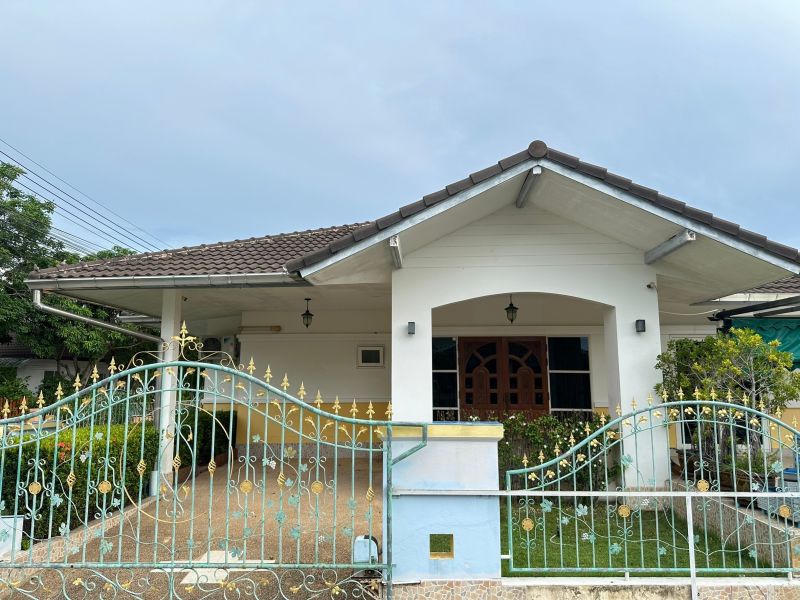 - บ้านให้เช่า 3 นอน 2 น้ำ ในหมูบ้านลมทะเล พยูน บ้านฉาง ระยอง