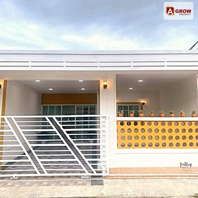 ขายทาวน์เฮาส์ - ม. พฤกษา3 ซ.64 บ้านพร้อมอยู่ รีโนเวทใหม่ ทำสีใหม่ภายในภายนอก เปลี่ยนกระเบื้อง สุขภัณฑ์ใหม่ทั้งหลัง