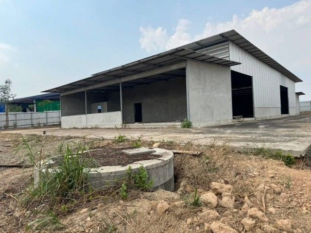 ขายที่ดิน - ขายที่ดิน พร้อมสิ่งปลูกสร้าง พื้นที่สีม่วง เขาคันทรง ศรีราชา TP-L0261