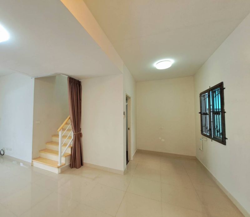 ขายทาวน์เฮาส์ - ขายถูกมาก!! ทาวน์เฮ้าส์2ชั้น ม.เดอะคอนเนค22 รามอินทรา-มีนบุรี ต่อเติมหน้าบ้านหลังบ้านแล้ว ใกล้โลตัส บิ๊กซี รถไฟฟ้าฯ