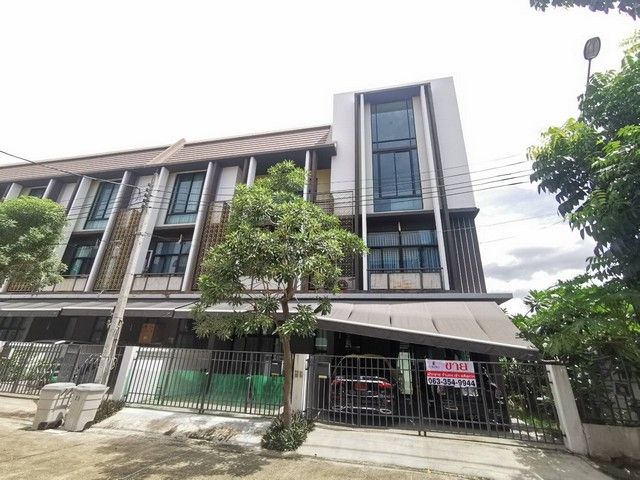 ขายทาวน์เฮาส์ - โอกาสดี! ทาวน์โฮม3.5ชั้น หมู่บ้านฟลอร่า วงศ์สว่าง ใกล้ BTSแยกติวานนท์