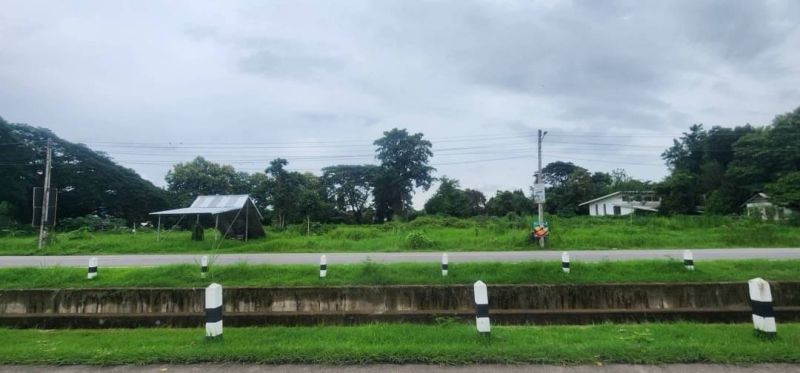 ขายที่ดิน - ขายที่ดิน 2-3-41.2 ไร่ ทำเลดีมากติดถนนเลียบคลองชลประทาน ทางเข้า รร.นานาชาติปัญญาเด่น เชียงใหม่