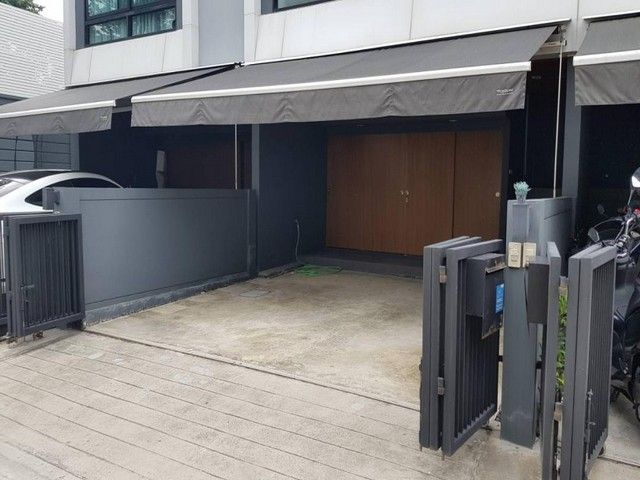 ให้เช่าทาวน์เฮาส์ - ให้เช่าทาวน์โฮม 3 ชั้น อาร์เด้น พัฒนาการ 20 ใกล้ทางด่วนพัฒนาการ ใกล้ทองหล่อเอกมัย