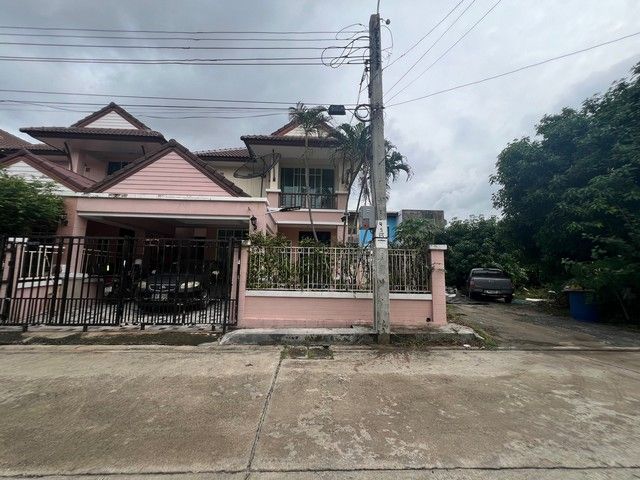 ขายบ้าน - ขายบ้านเดี่ยวแปลงมุม ปลูกเต็มพื้นที่ หมู่บ้านยลประภา ถนน นวมินทร์ บึงกุ่ม กทม.