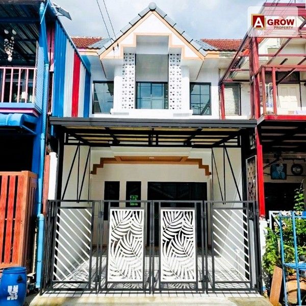 ขายทาวน์เฮาส์ - ม.มนชญา1 สายไหม21 บ้านรีโนเวทใหม่พร้อมอยู่ แถมเฟอร์นิเจอร์ พร้อมใช้ ตกแต่งไว้อย่างสวยงาม หลังบ้านไม่ติดใคร