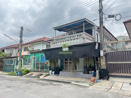 ขายบ้าน - หมู่บ้าน พระปิ่น 4 บางบอน 5 หนองแขม กรุงเทพฯ ขายด่วน บ้านแฝด 2 ชั้น เนื้อที่ 25.50 ตร.ว ทำเลดี การเดินทางสะดวก