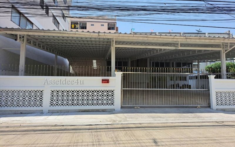 ให้เช่าบ้าน - ให้เช่าบ้านเดี่ยว 2 ชั้น ทำโฮมออฟฟิศได้ ซอยลาดพร้าว ใกล้ MRTสถานีลาดพร้าว พื้นที่ 105 ตารางวา แอร์ 5 เครื่อง จอดรถได้ 10 คัน